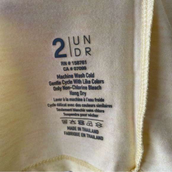 2UNDR Luxury Long Sleeve Hooded Tee Tshirt With Hood Pullover Yellow Mens Large - Picture 2 of 10